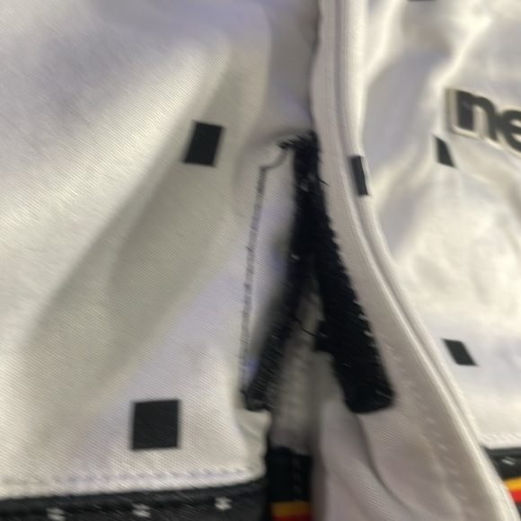 Neff Men’s Outdoor Multicolor Snowboarding Coat Size Medium - Picture 6 of 7